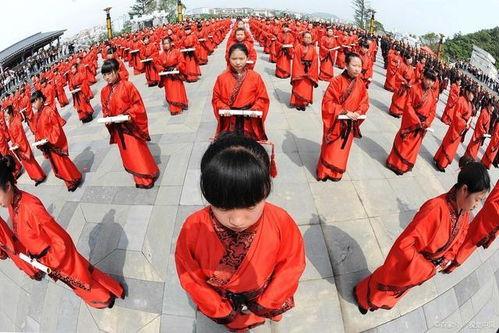 伊犁儿子成人礼视频,传承民族文化的庄严时刻