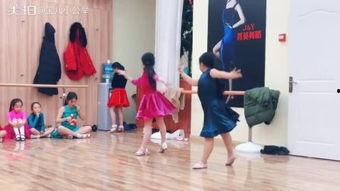 板凳娃独舞成人舞蹈视频,成人舞蹈中的青春回忆与情感释放