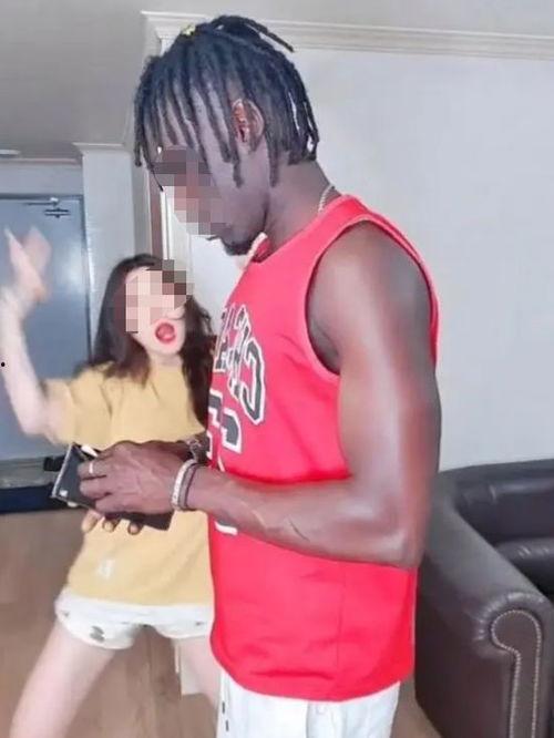 成人男性舞蹈直播视频,揭秘成人男性舞蹈直播的精彩瞬间