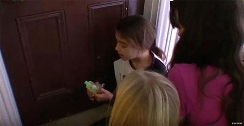 成人被打的图片女生视频,女生视频揭示的残酷现实