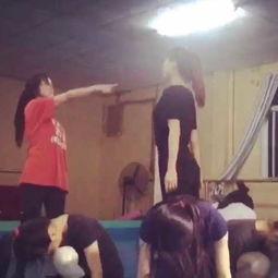 成人男士简单舞蹈视频